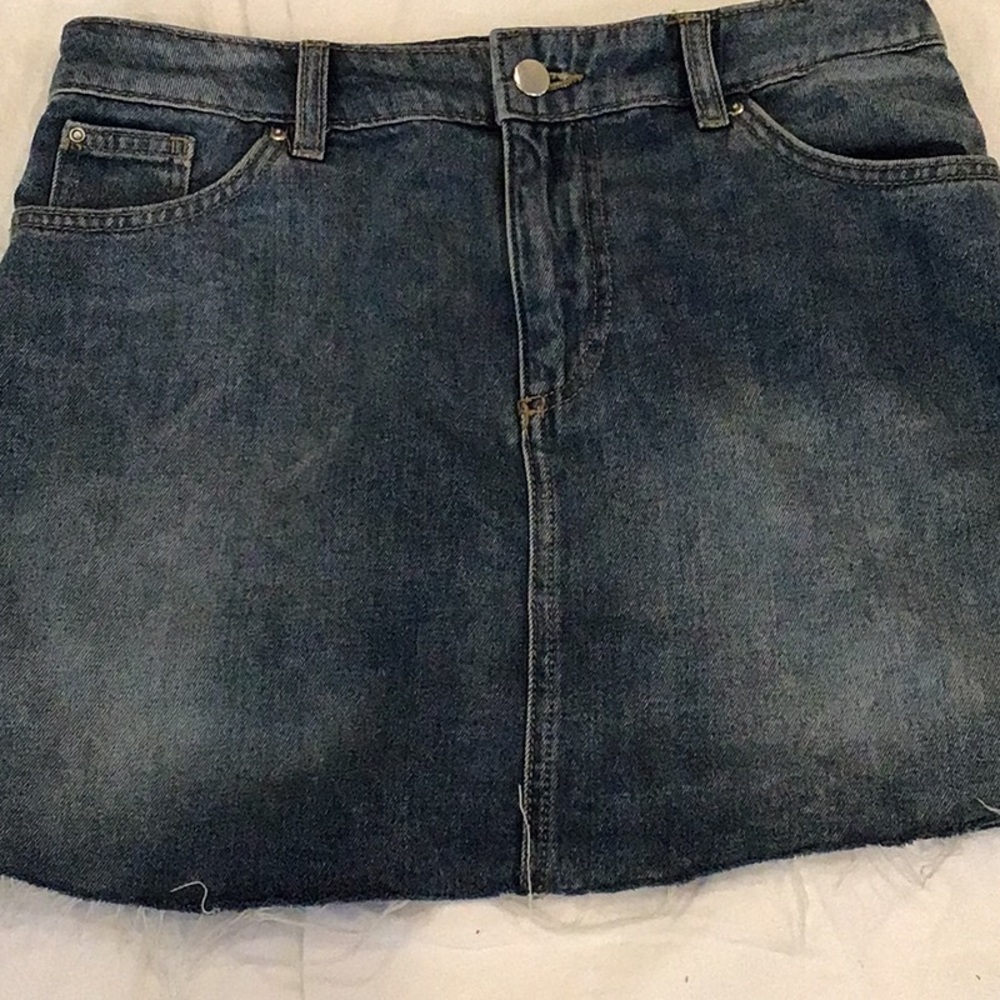 H&M Cut Off Denim Jean Distressed Raw Hem Skirt Size 6